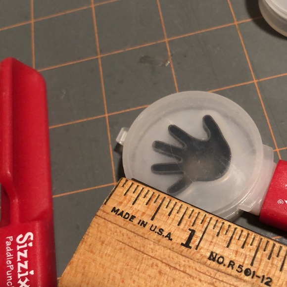 4. Sizzix paddle Punch Positionable Hand Punch die - Picture 14 of 15